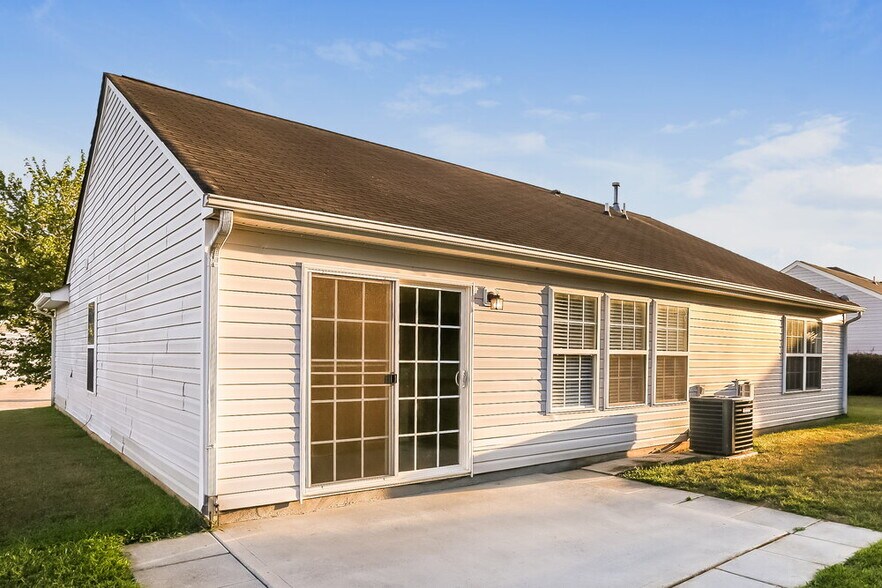Building Photo - 5207 Hildreth Court