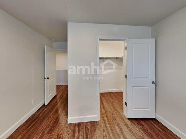 Building Photo - 5936 Verdigris Dr