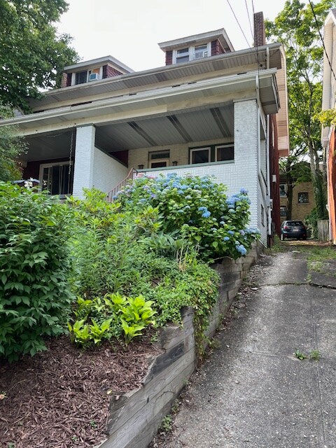 Building Photo - 5604 Fair Oaks St