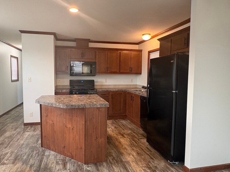 Building Photo - 309 Spring Park Dr