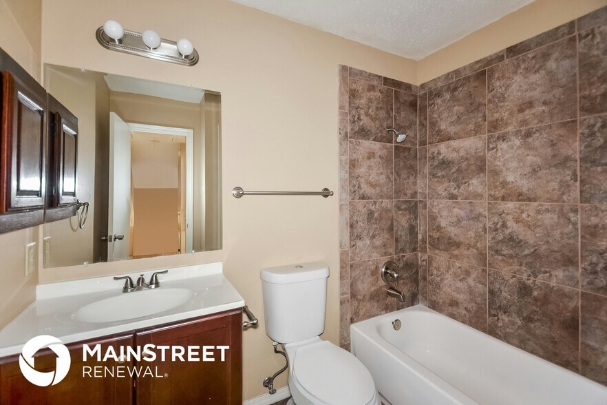 Building Photo - 14919 Tropical Wind Dr