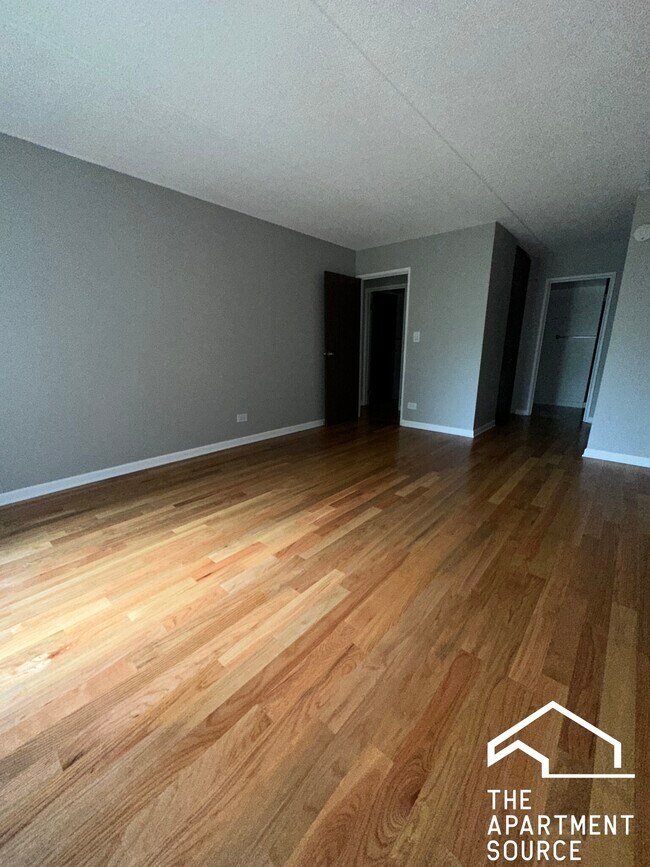 Building Photo - 525 N Quentin Rd