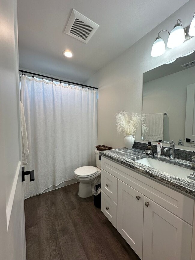 Building Photo - 527 Canterbury Ln