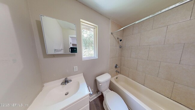 Building Photo - 2328 Moncrief Rd