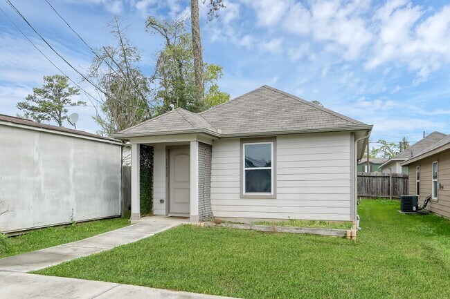 Building Photo - 16618 E Hammon