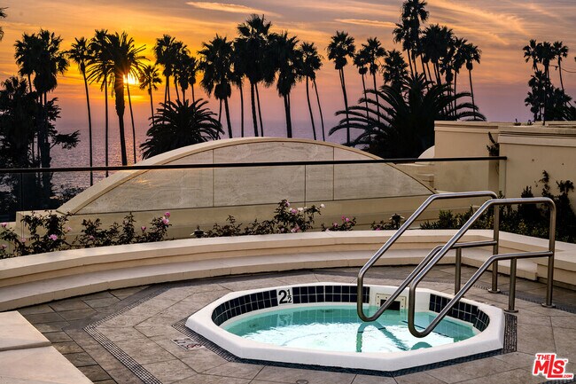 Building Photo - 701 Ocean Ave
