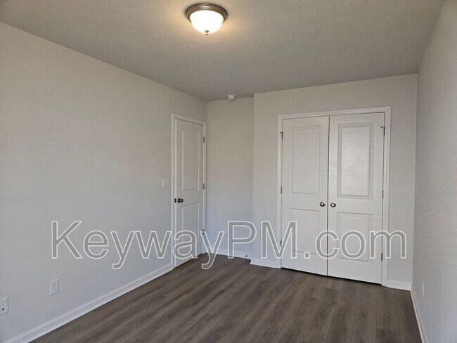 Building Photo - 1301 Newbern Dr