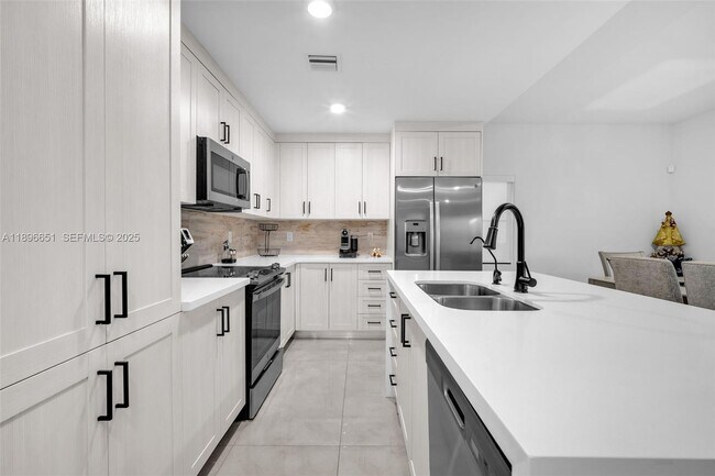 Building Photo - 1337 NW 3rd St