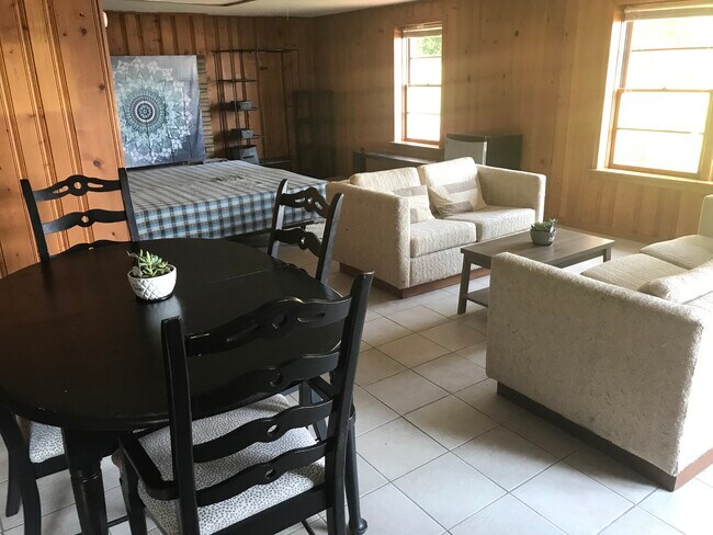 Building Photo - 2735 Peeler Rd