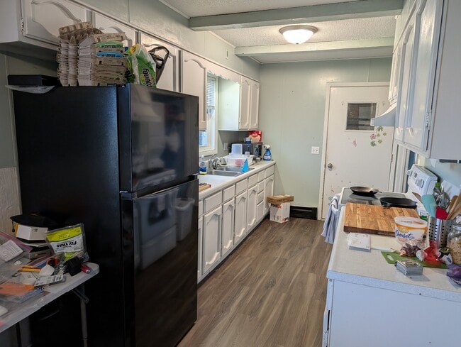 Building Photo - 2604 Jamestown Ave