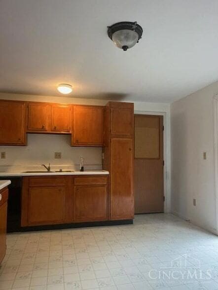 Building Photo - 1810 W Kemper Rd