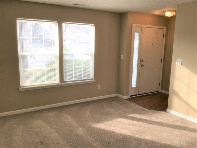 Building Photo - 942 Sheets Ct