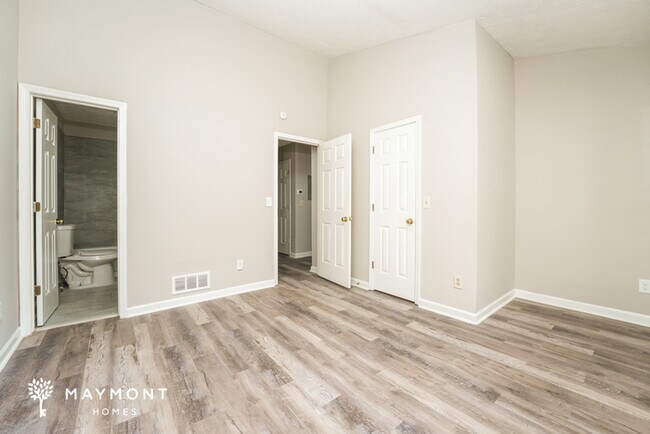 Building Photo - Charming 2-Bedroom Townhome in Stone Mountain