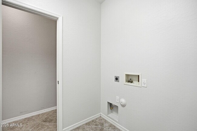 Building Photo - 3640 W Muirfield Ct