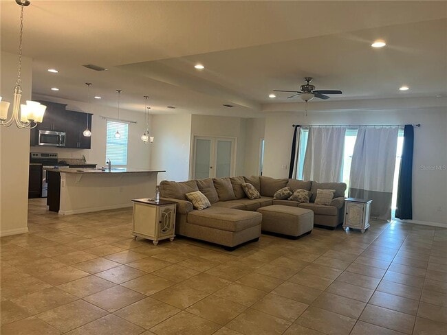 Building Photo - 4552 SW 65th Pl