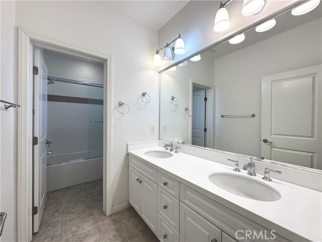 Building Photo - 38 Lupari