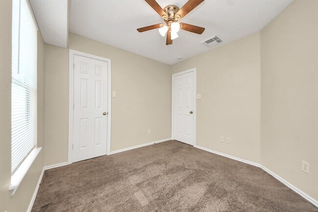 Building Photo - 8763 Thistlemoor Ln
