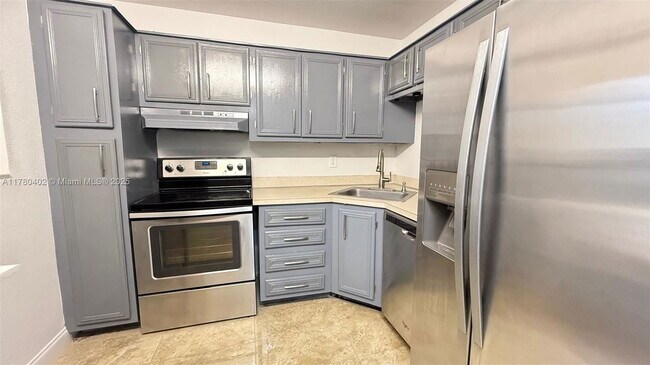 Primary Photo - 8400 Lagos De Campo Blvd