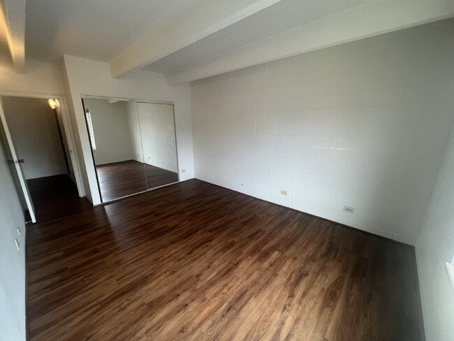 Building Photo - 555 E 10th Ave
