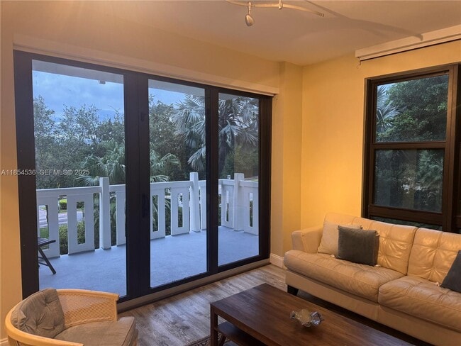 Building Photo - 1121 Crandon Blvd