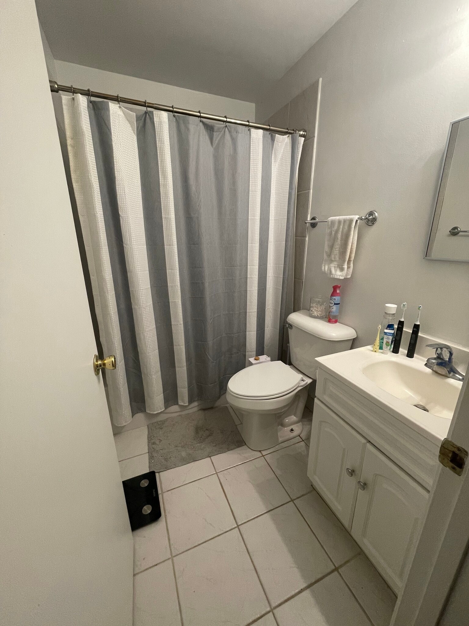 Building Photo - 3489 Hargrove St