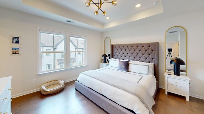 Building Photo - Beautiful Rooftop Terrace Townhome w/ gara...