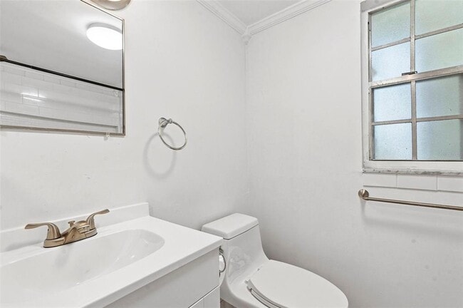Building Photo - 200 N Bayshore Blvd