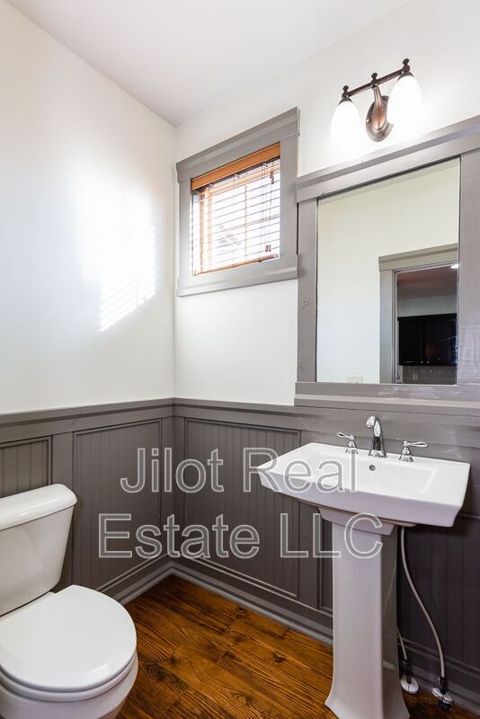 Building Photo - 1806 DeKalb Ave NE