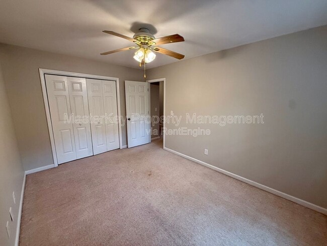 Building Photo - 103 Miramar Ct