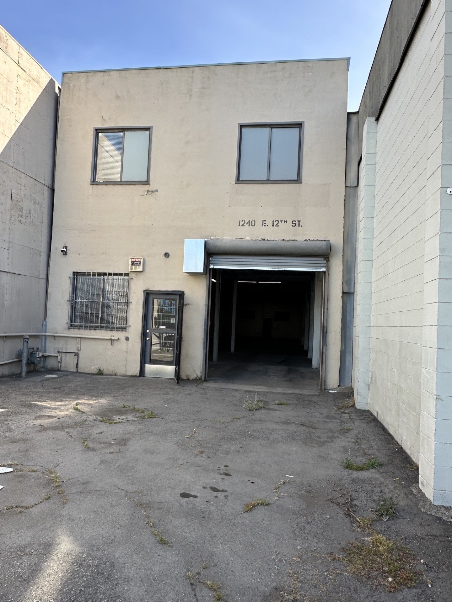 Building Photo - 1240 E 12th St