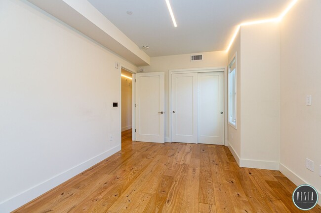 Building Photo - MODERN LUXURY LIVING IN WESTWOOD PARK 2BD/...