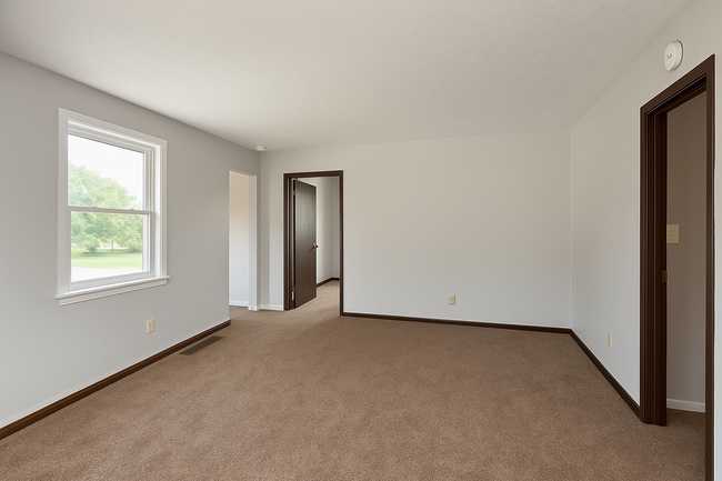 Building Photo - 247 7th St