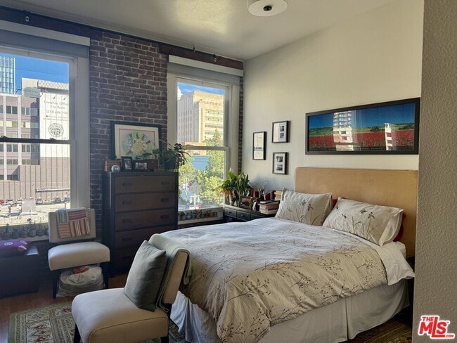 Building Photo - 253 S Broadway