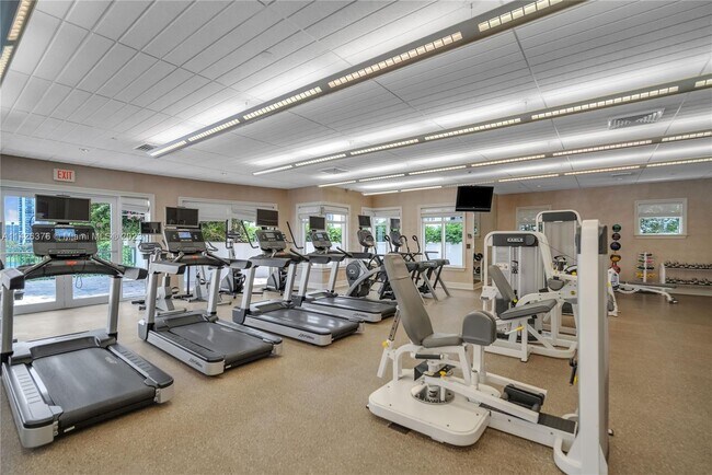 Building Photo - 19900 E Country Club Dr