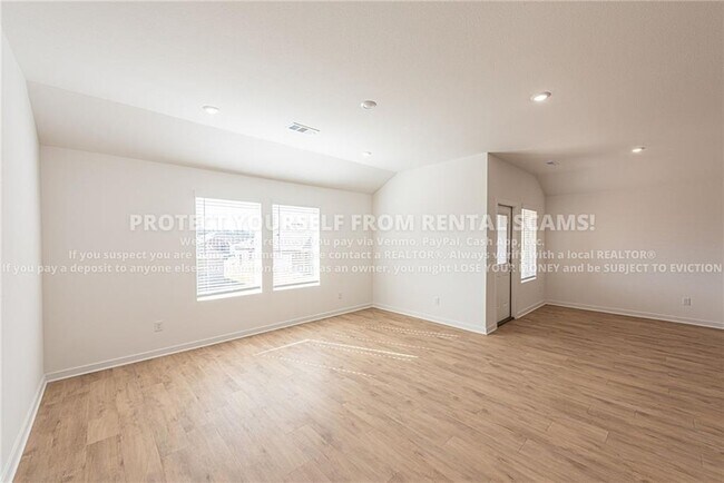 Building Photo - 3031 Laredo Ln