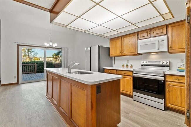 Building Photo - 16 Jacqueline Ct