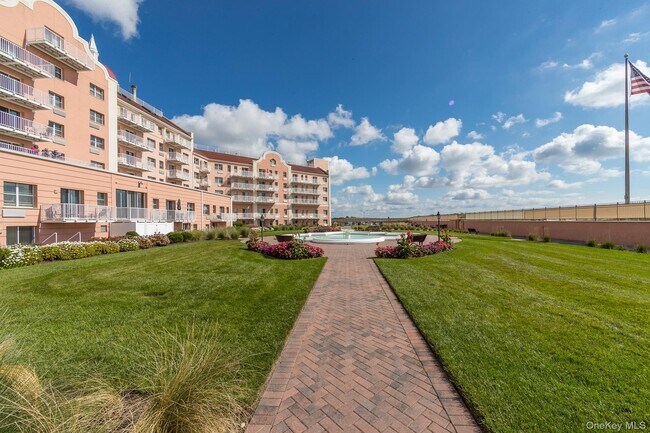 Building Photo - 2 Richmond Rd