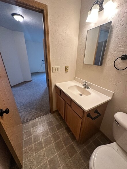 Building Photo - 37 Appleway Dr