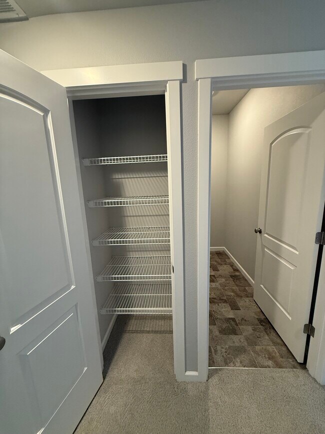 Building Photo - 303 Emerald Ave