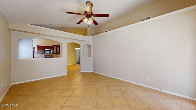 Building Photo - 1819 Shreya St