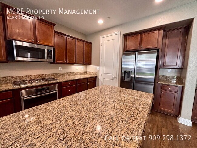 Building Photo - 6488 Cadenza Dr