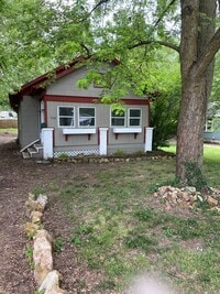 Building Photo - Updated 3 bed/1 bath, 1200 sqft home!
