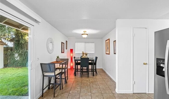 Building Photo - 4 Bedroom 2 Bath House For Rent Federal Way