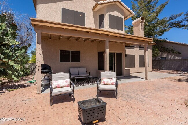 Building Photo - 6851 W Kern Dr