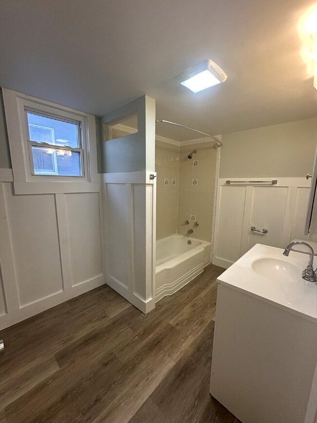 Building Photo - 2 Bedroom Duplex in Downtown Westminster