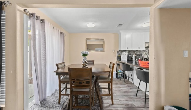 Building Photo - 2617 Pinon Springs Cir