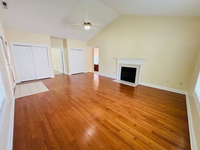 Building Photo - 1733 Lions Dr NW