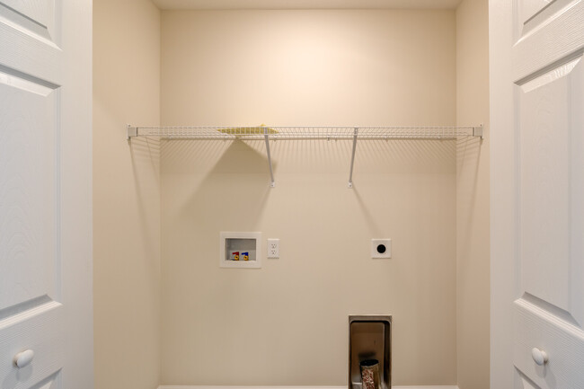 Building Photo - 312 Bogle St