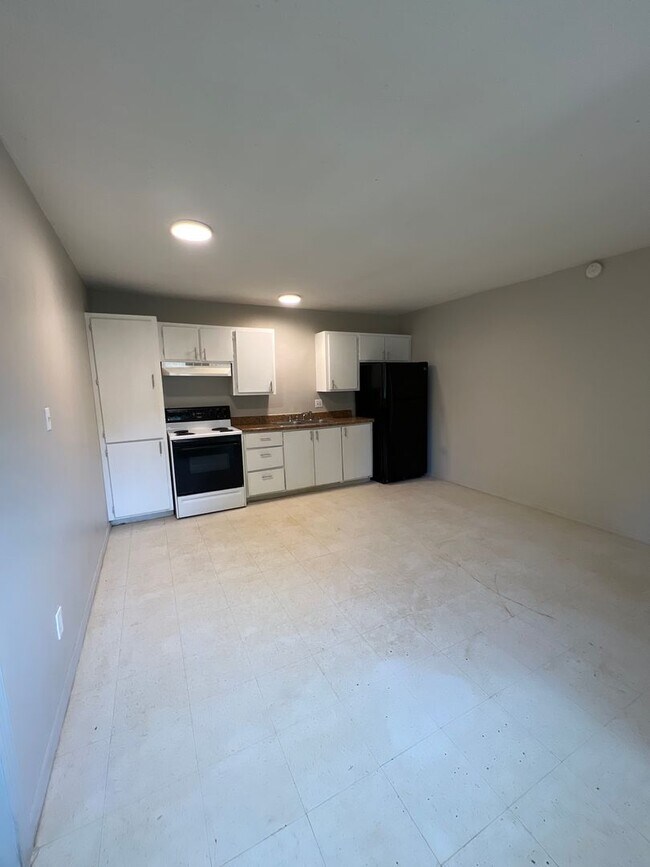 Building Photo - 1004 Co Rd 3771