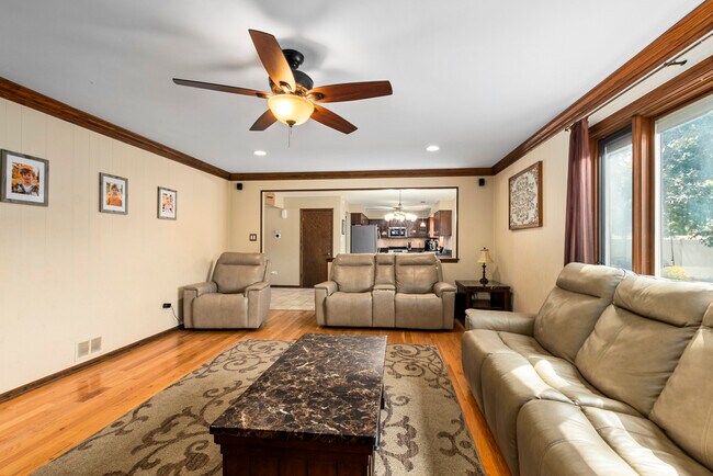 Building Photo - 14620 S Bridle Ct